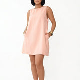 Vestido Curto Premium Rosa com Bolsos Funcionais e Zíper Discreto